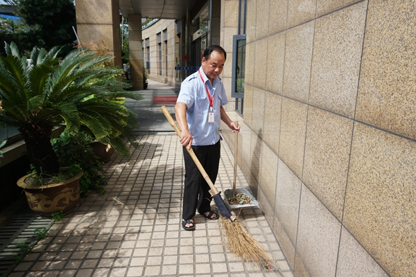 1535945413378894D660.jpg DSC05044.JPG